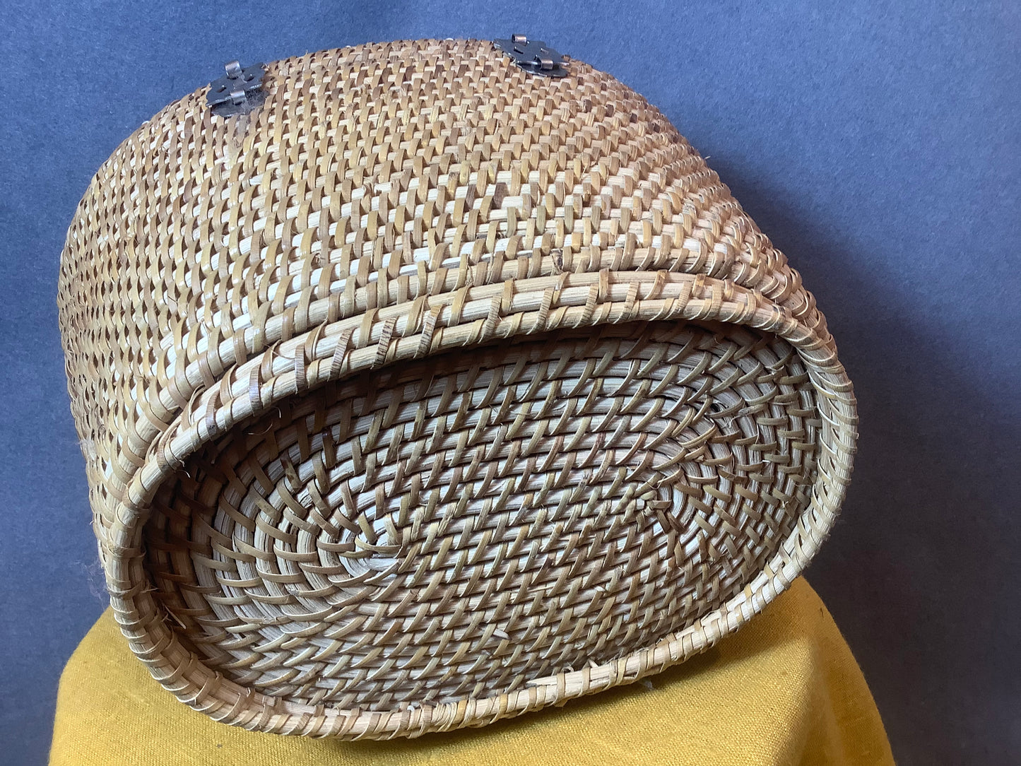 Chinese tea set with fitted basket