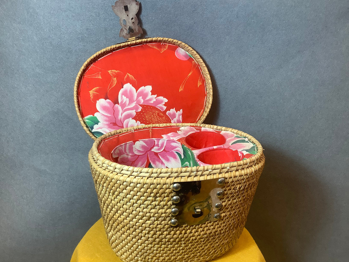 Chinese tea set with fitted basket