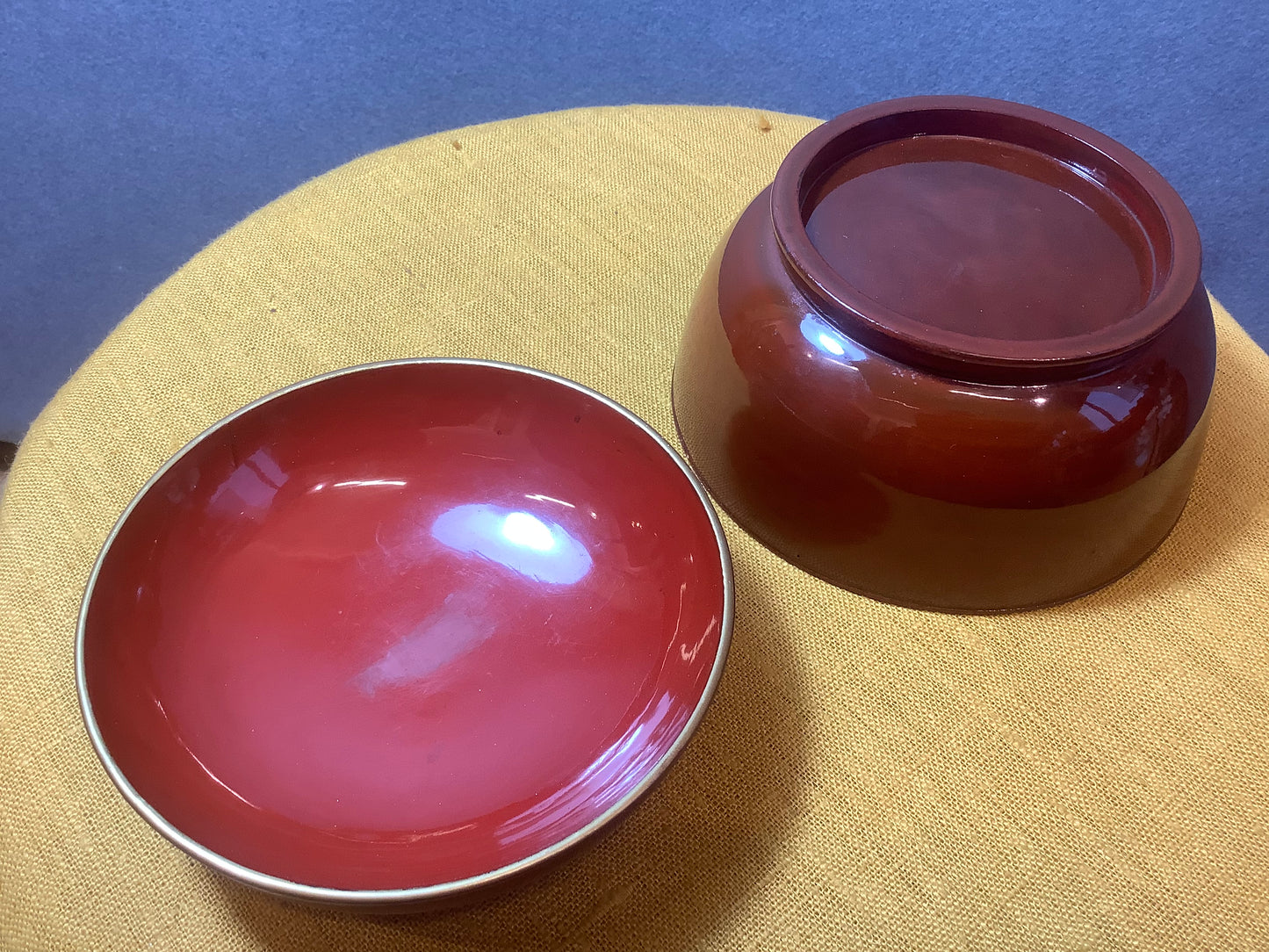 Lacquered bowl with Prawn